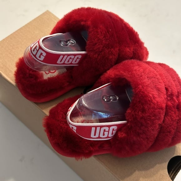 Baby girls toddler 8 ugg slippers