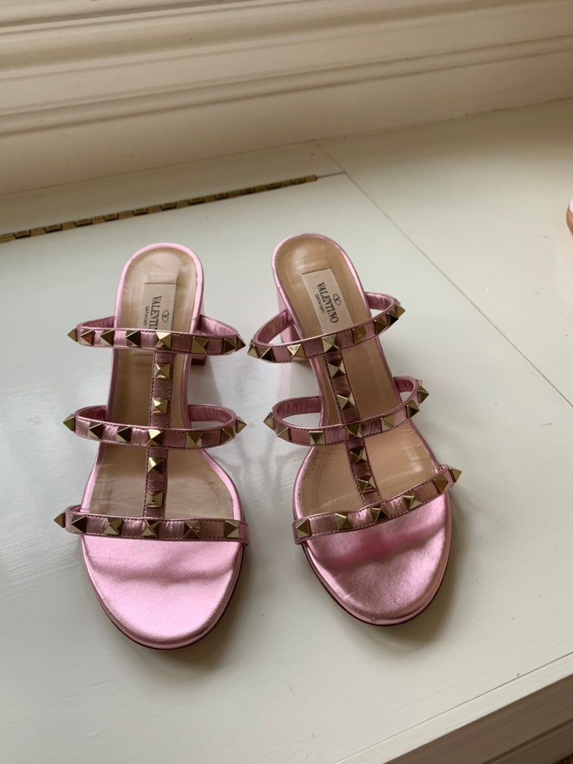 Valentino Garavani Slide Sandals | Mercari