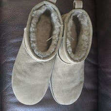 UGG Ultra Mini