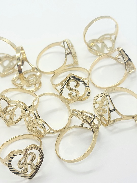 10K Yellow Gold Heart Cursive Initial Letter Ring