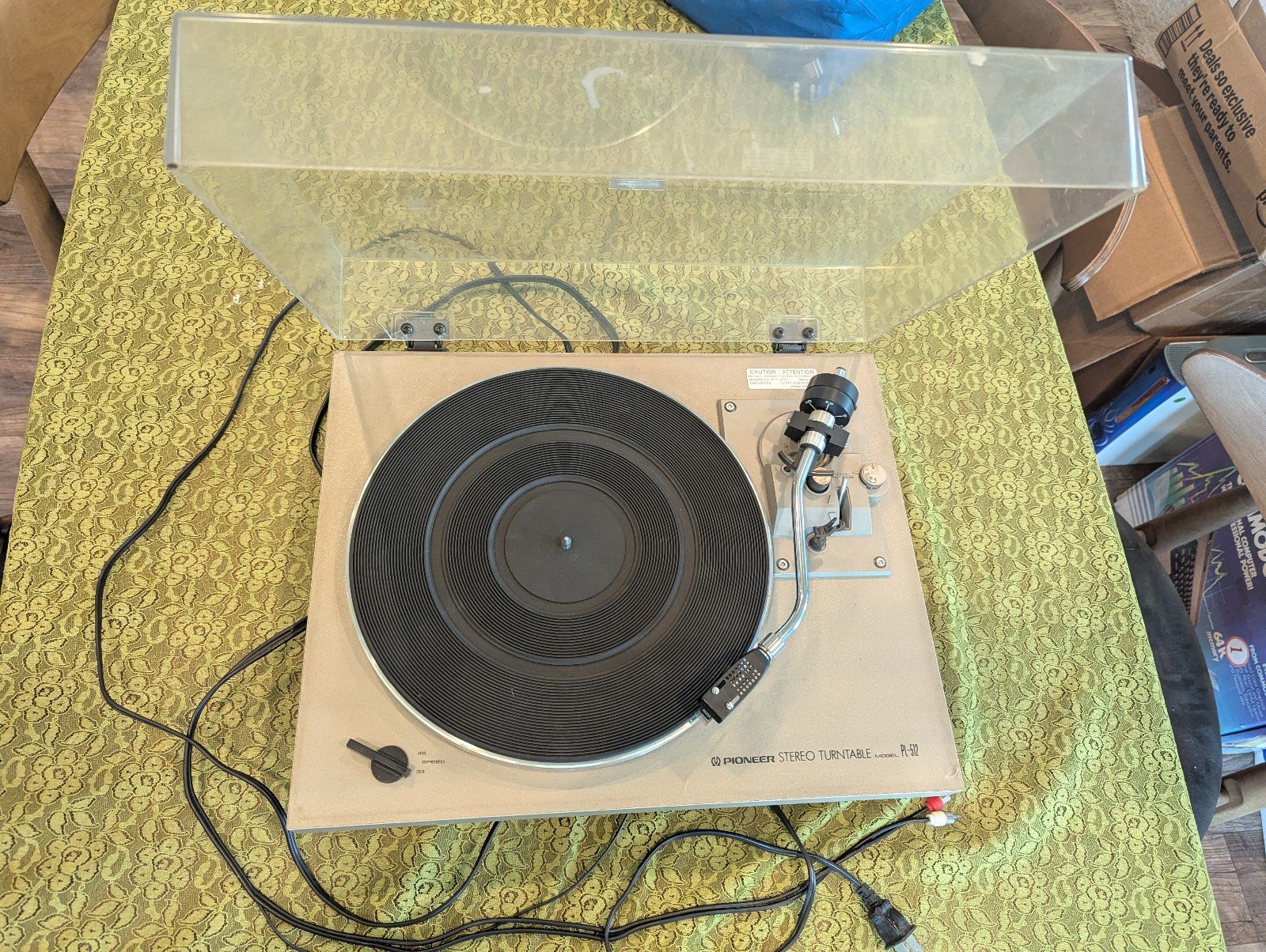 Pioneer Stereo Turntable PL-512 Belt-Driven