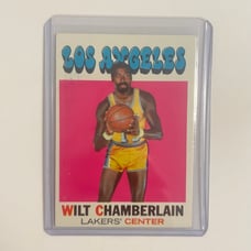 Beautiful 1971-72 Topps Wilt Chamberlain #70 Lakers Basketball Legend HOF