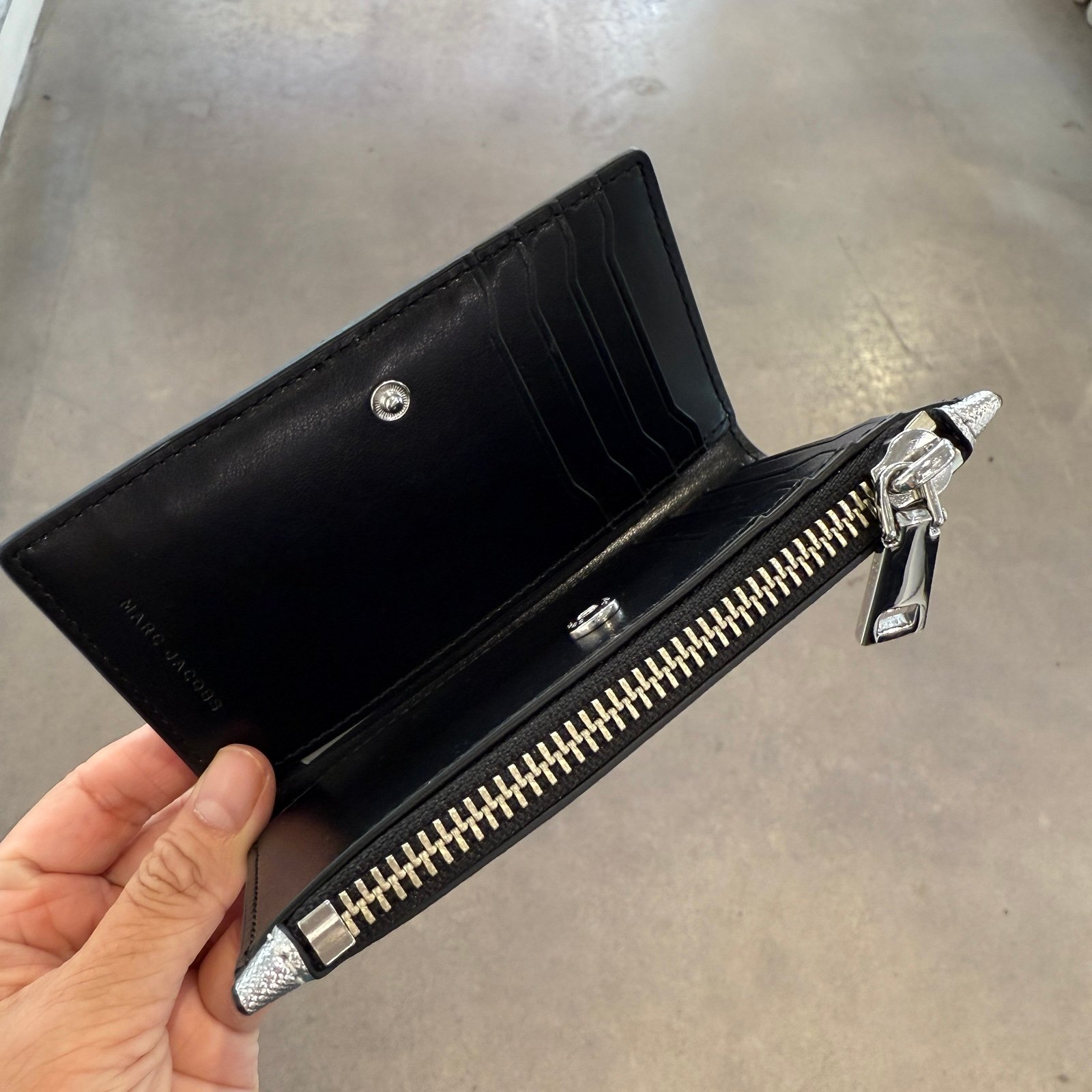 激安・完売色★Marc Jacobs 4F4SMP006S01 MEDIUM FLAT WALLET Marc Jacobs 4F4SMP006S01 MEDIUM FLAT WALLET Silver Wallets