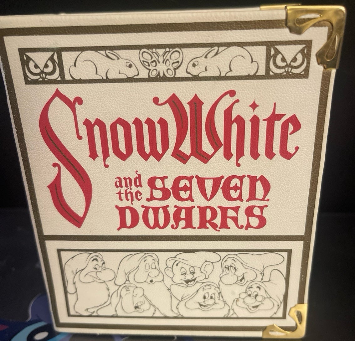 Walt Disney Snow White & The Seven Dwarfs Fantasia Storybook Watch LTD ED
