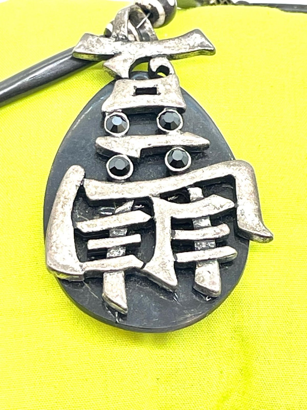 Asian Inspired Hair Pipe Necklace. 5616