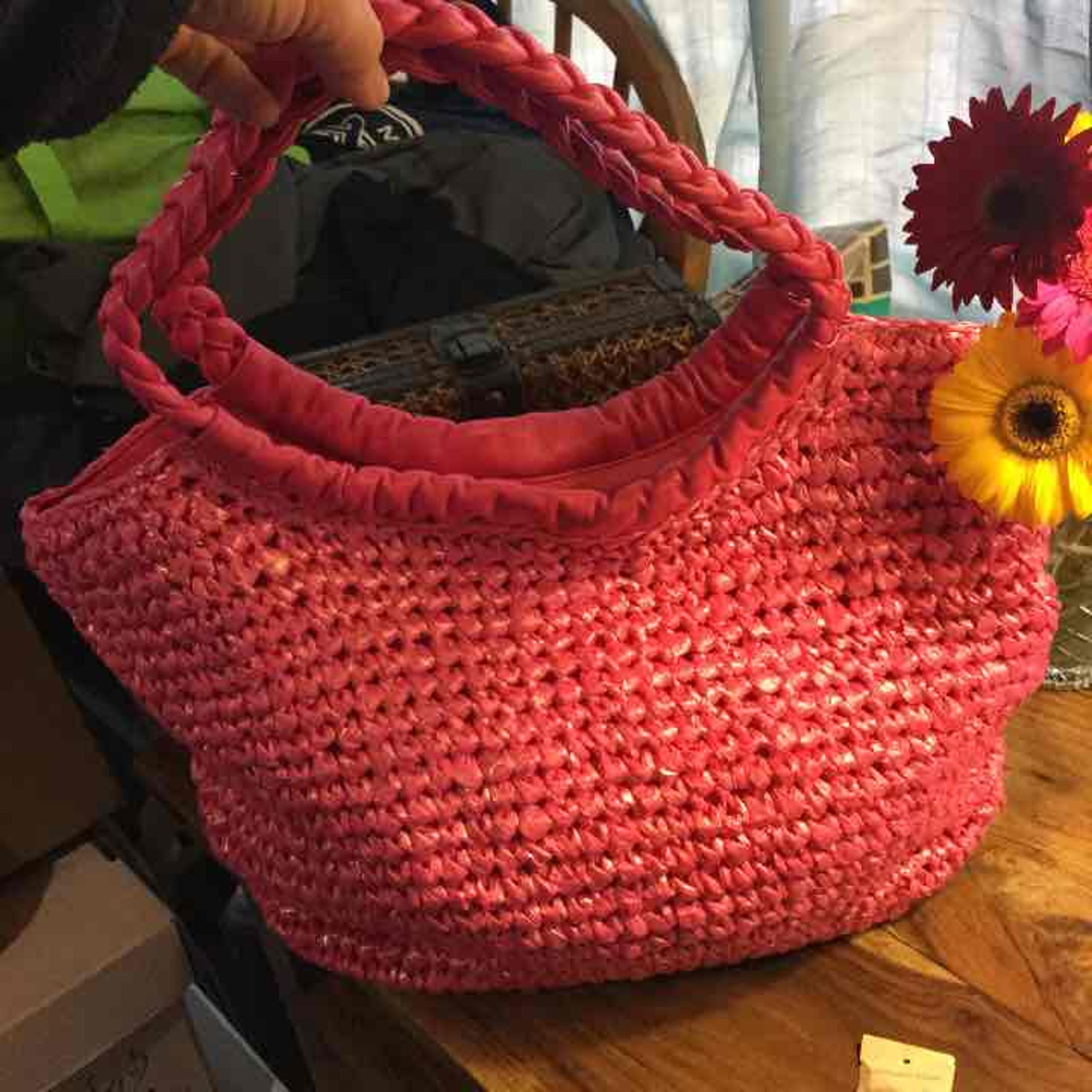Straw pink purse new with tags.