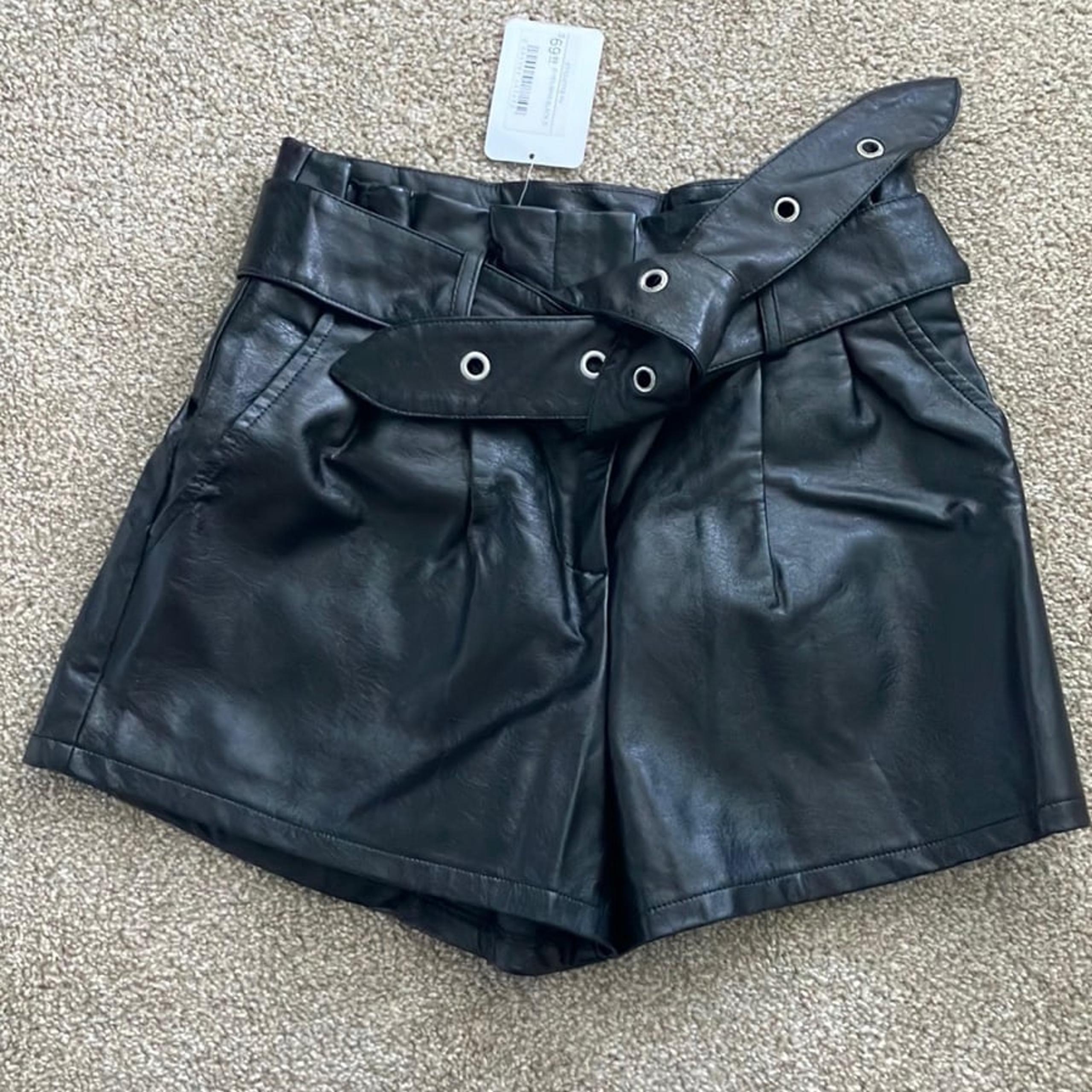 Etiquette PV Black High Rise Belted Faux Leather Shorts Size Small NWT