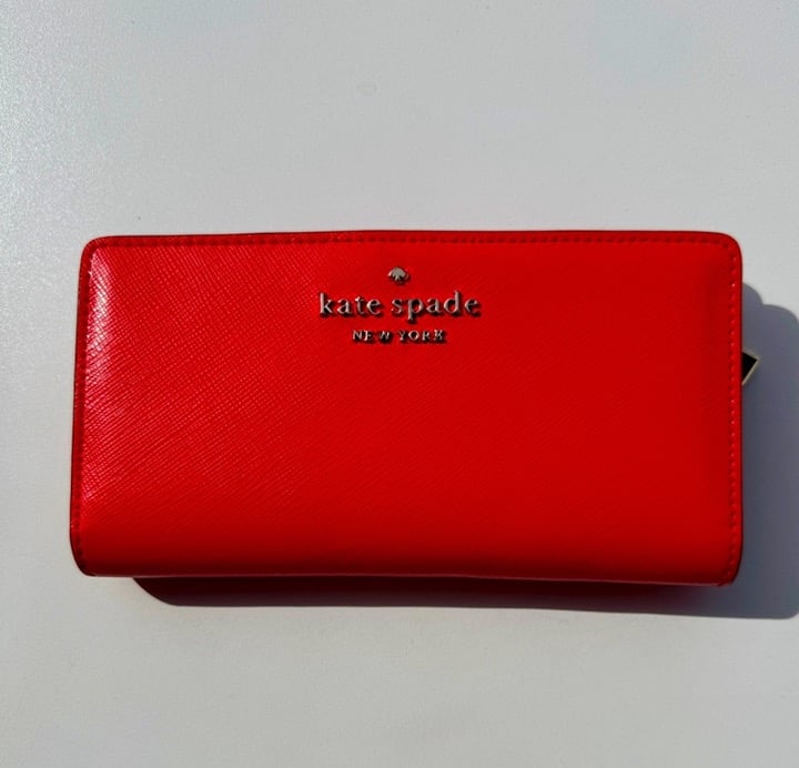 Gorgeous Kate Spade Slim bifold Wallet