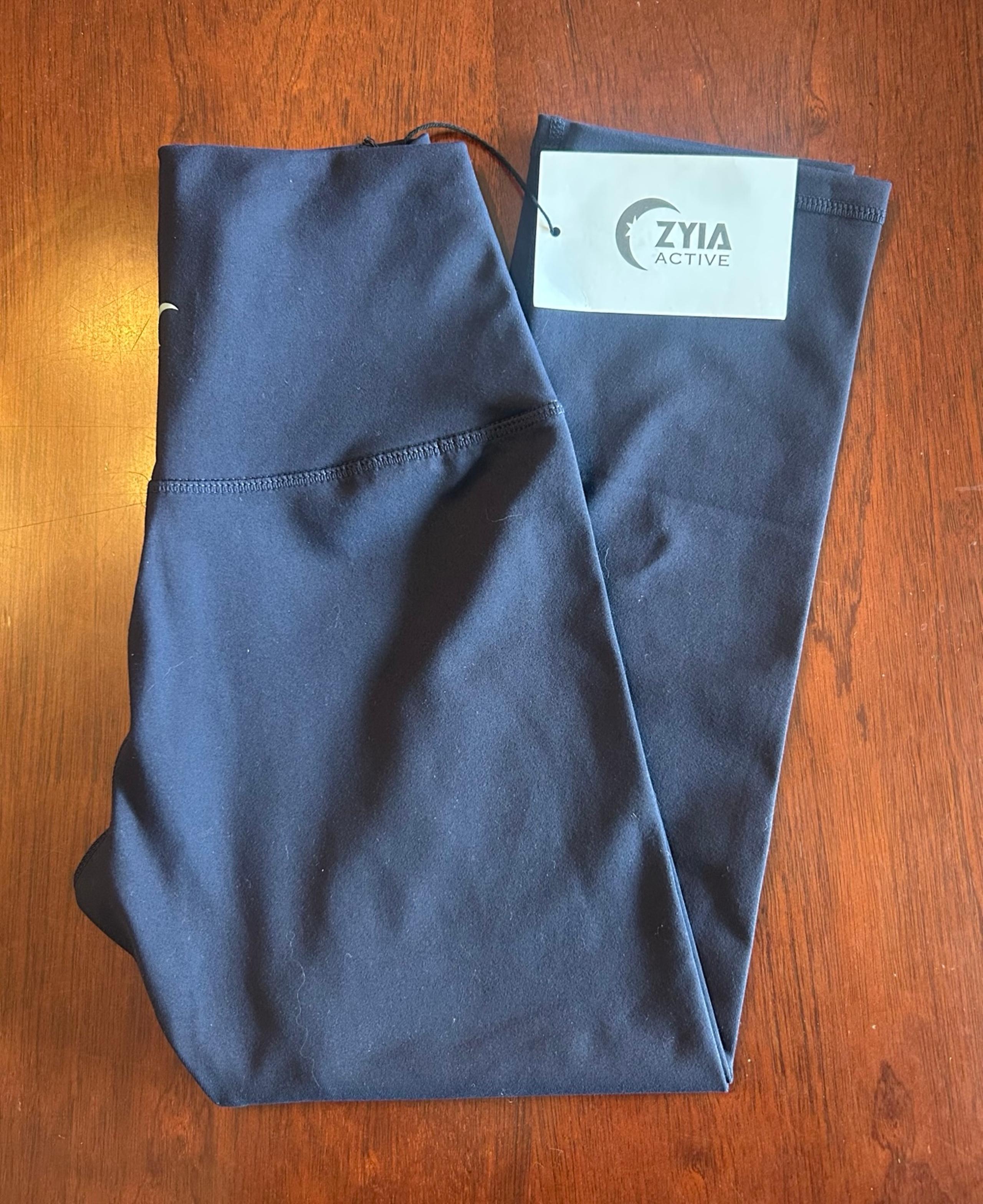 NWT Zyia High Rise Ascend Capri Leggings