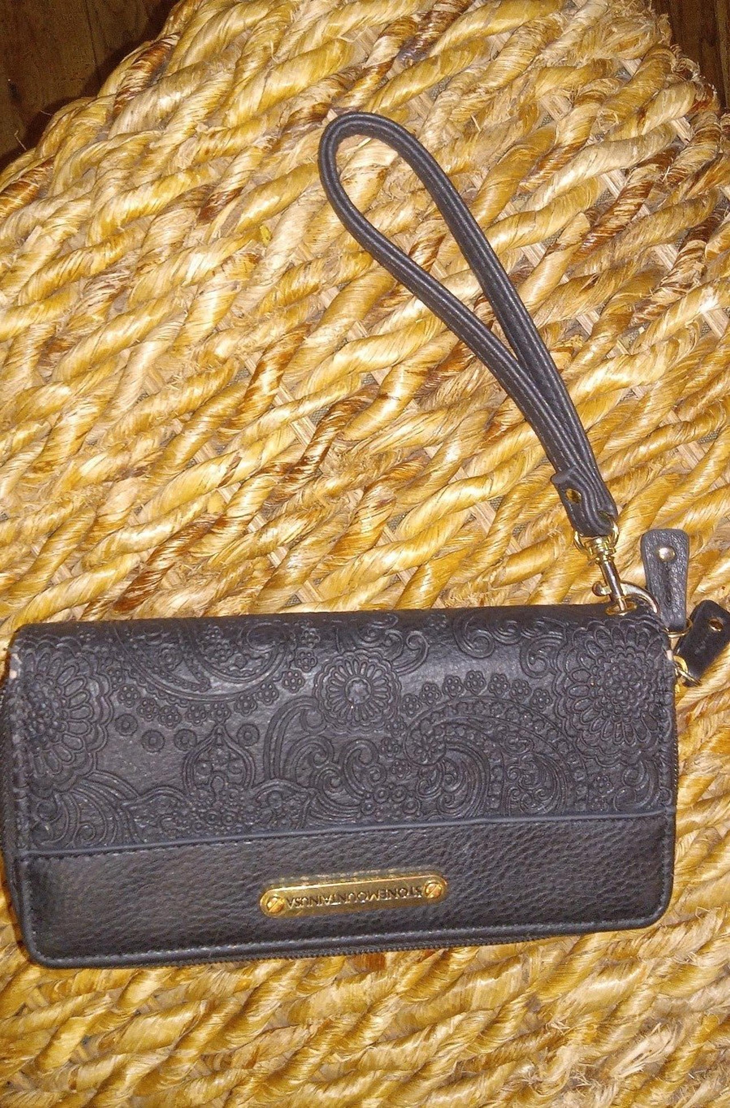 Stone mountain wristlet