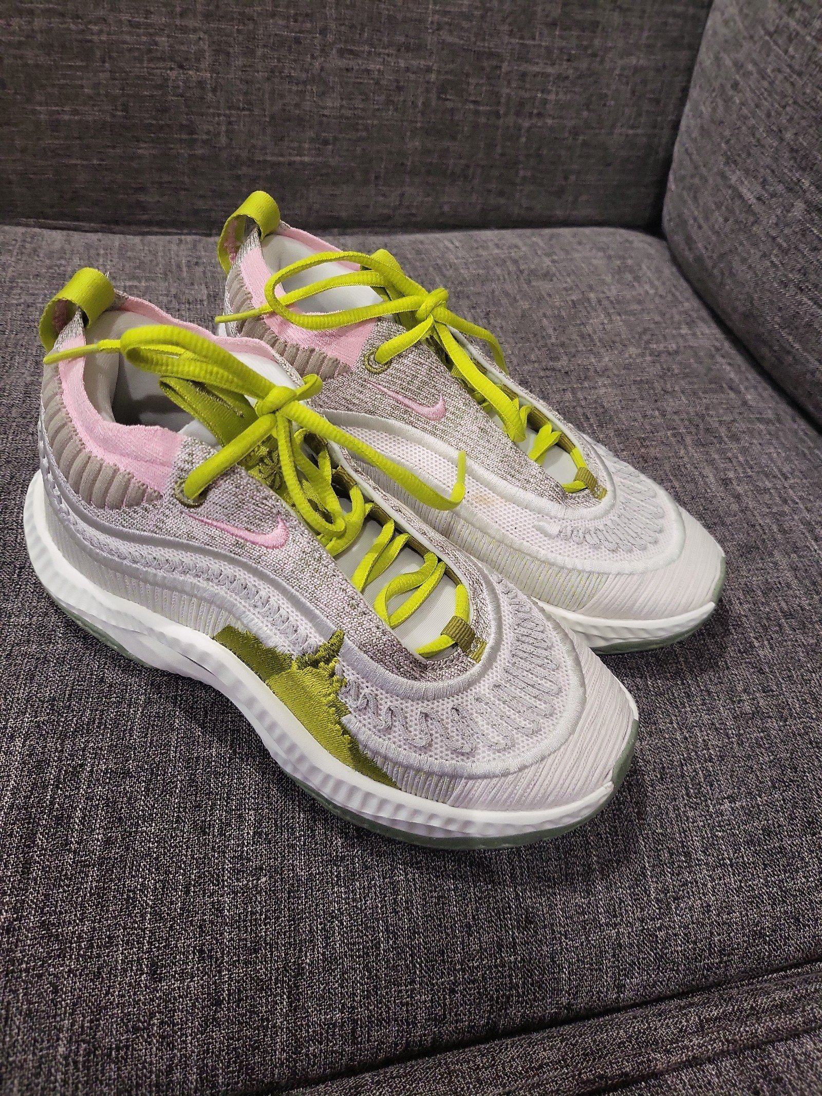 Nike cosmic unity 3 size 4.5