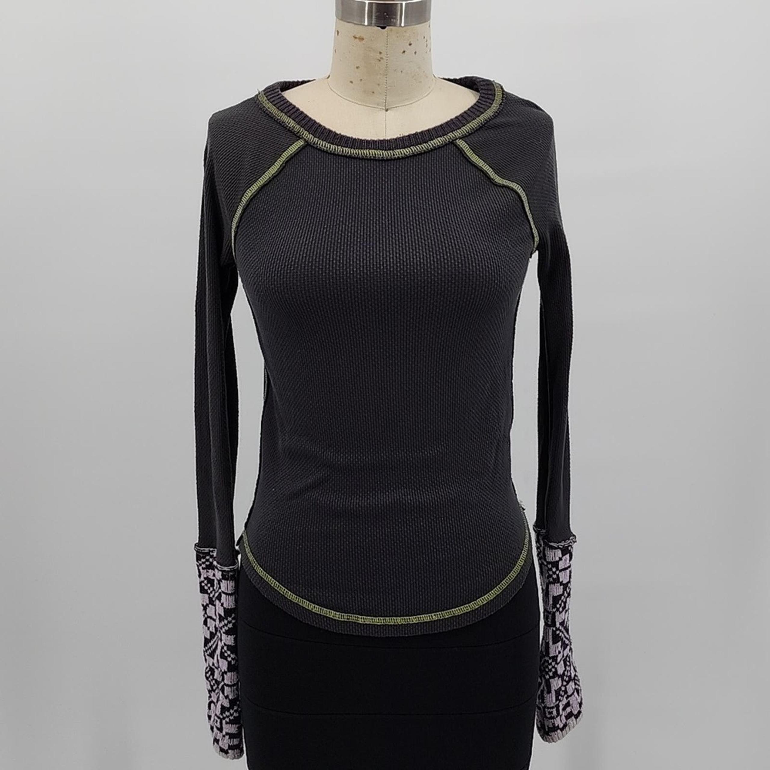 Free People Women Black Reversible Cuff Crewneck Raglan Sleeve Blouse Top Size S