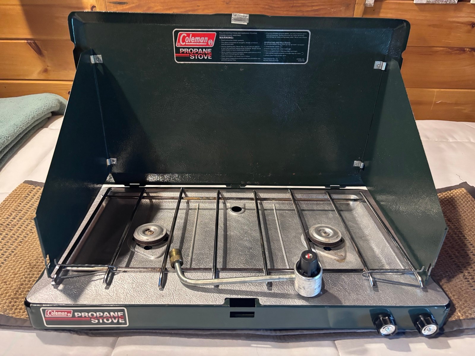 Coleman 5430a700 vintage camp stove with rare carrying case
