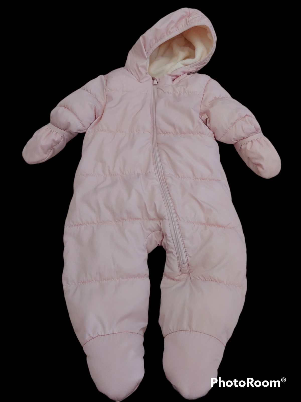 #1636 old navy nwot Snowsuit 6-12 month