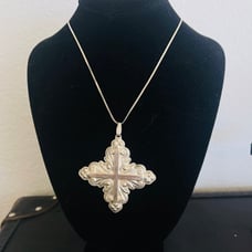 Vintage 1983 Christmas Cross Reed & Barton sterling silver pendant necklace