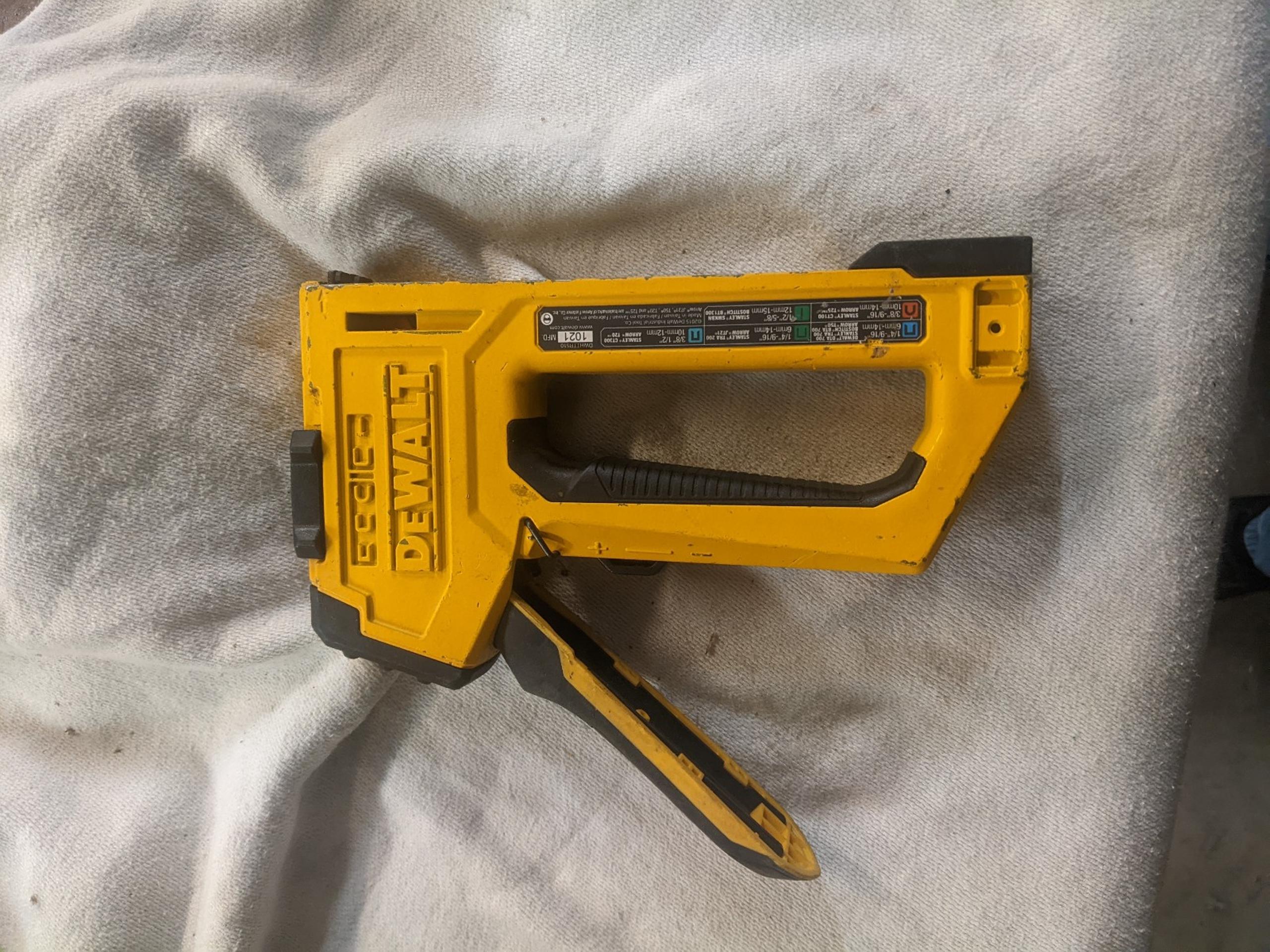 Dewalt multi tacker