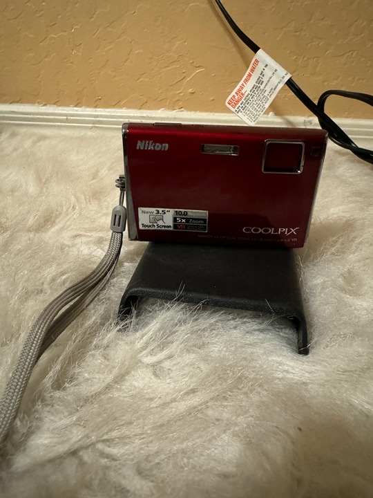 Nikon Coolpix S60 10.0MP 5x Zoom. No Charger