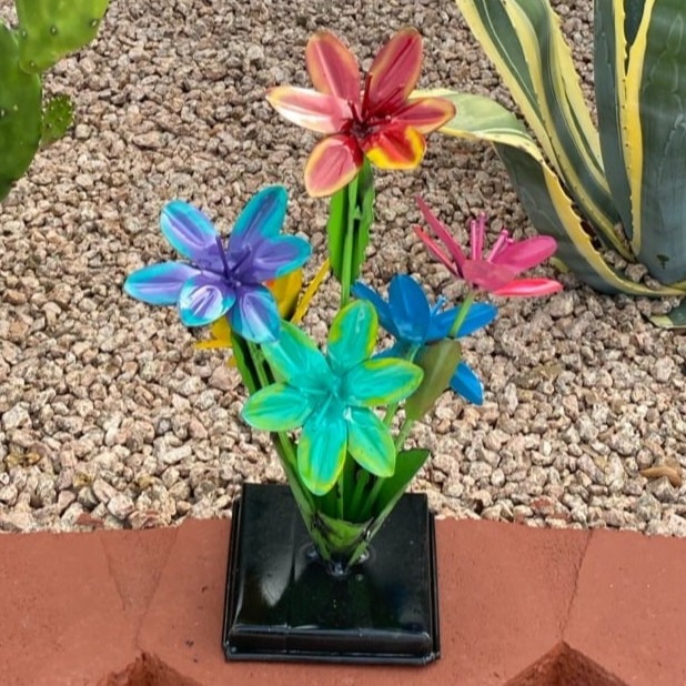 Multicolor Metal Lily Flower Bouquet Yard Art Garden Decor