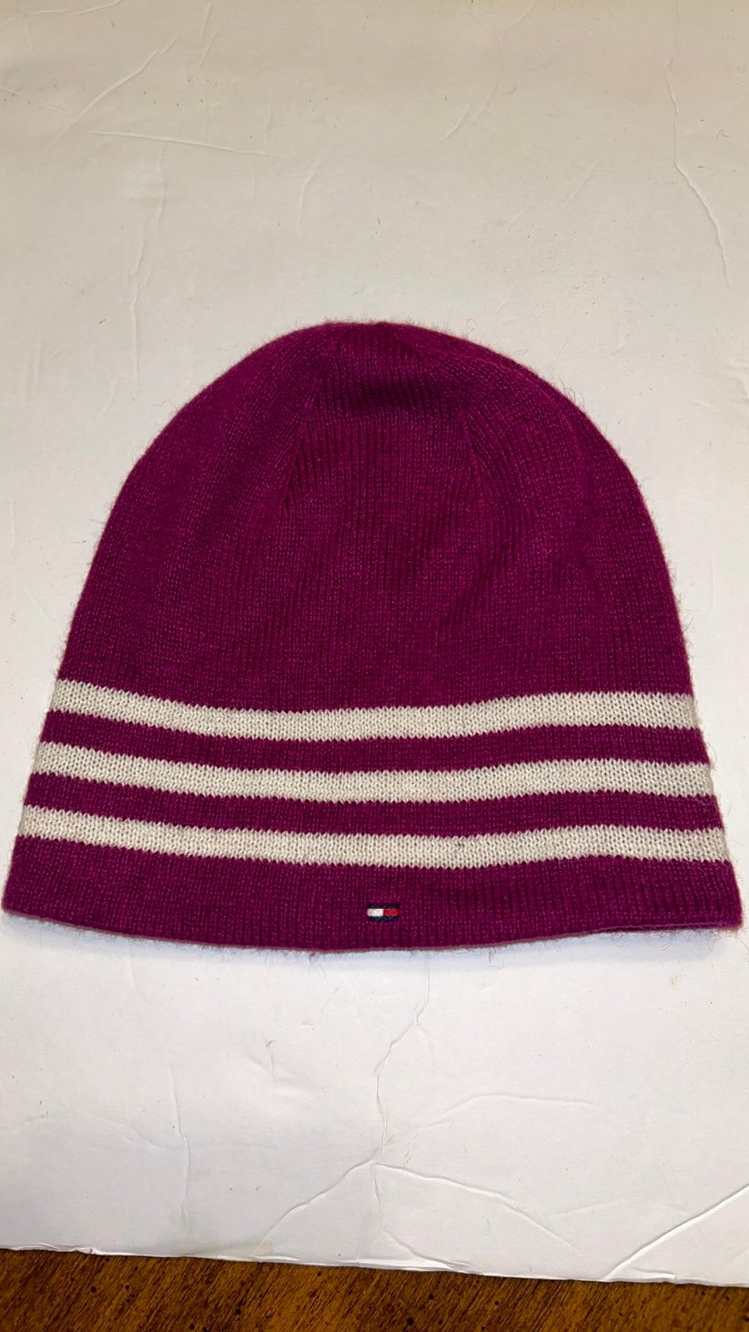 NWOT Tommy Hilfiger Reversible Winter Beanie Hat Women’s OS