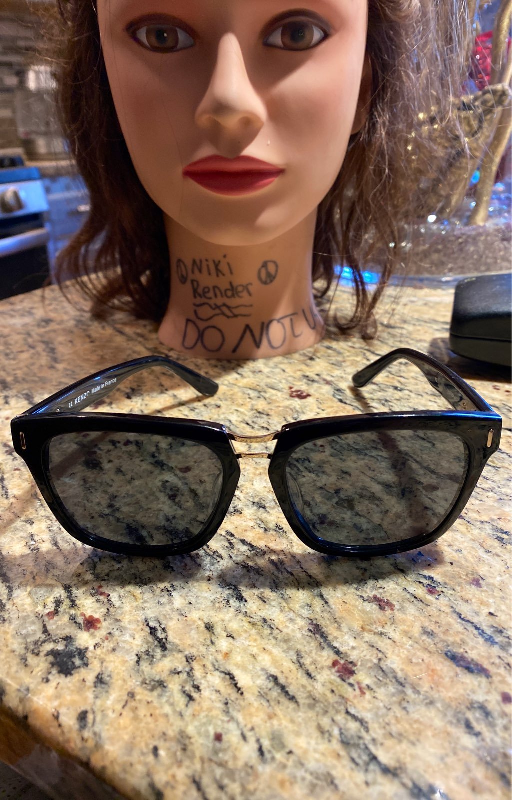 Kenzo Womens sunglasses - detail