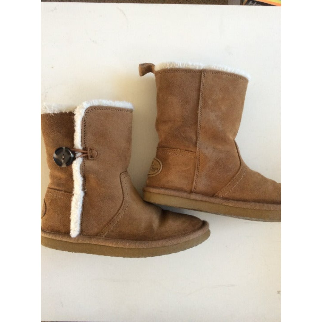 American eagle uggs 2025