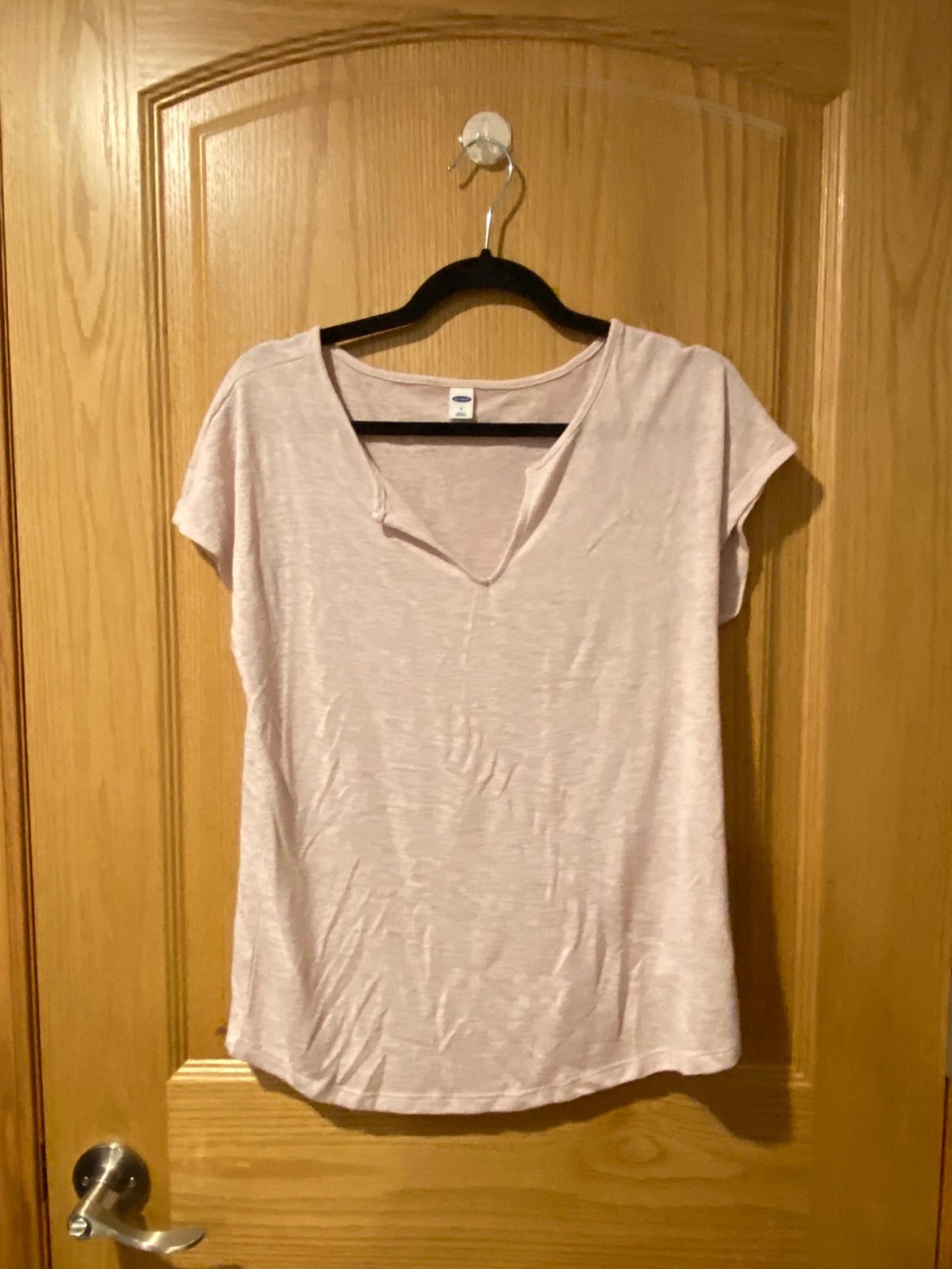 Old Navy Women’s Size Small Lilac Pink Open Split Neck Blouse