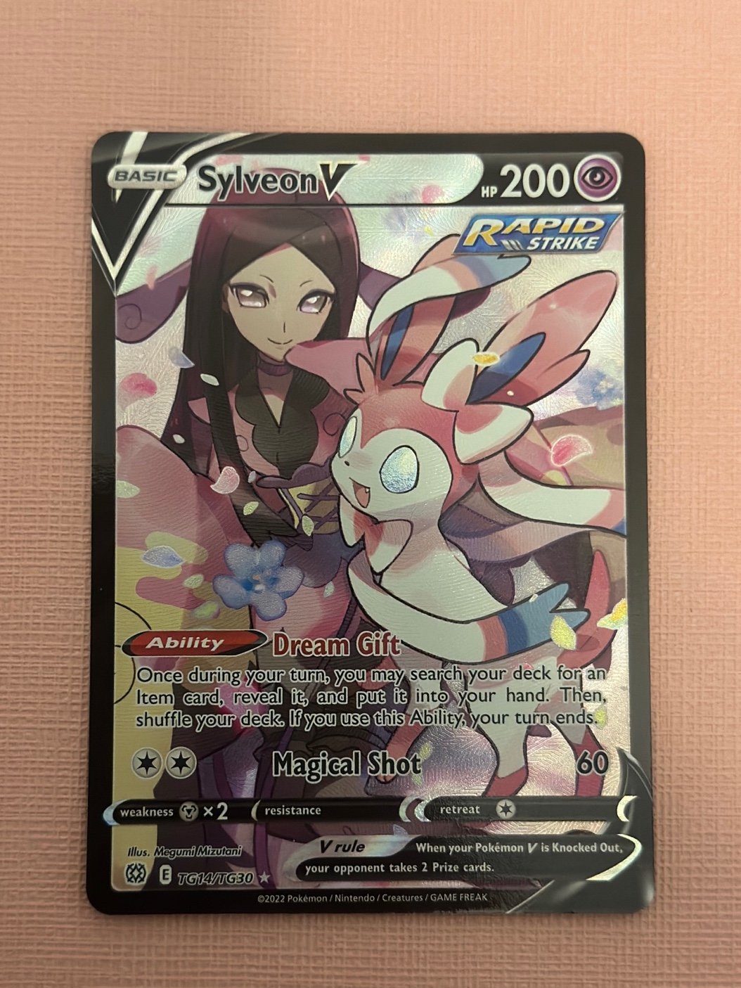 Sylveon V Rapid Strike Pokémon TCG