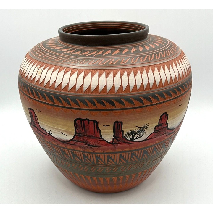 Ernie Watchman Navajo Pottery Vase Monument Valley 9 Signed Southwest Art