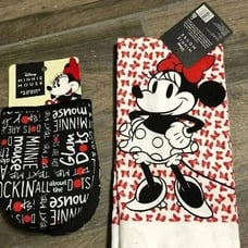 Minnie kitchen towels and mitts set