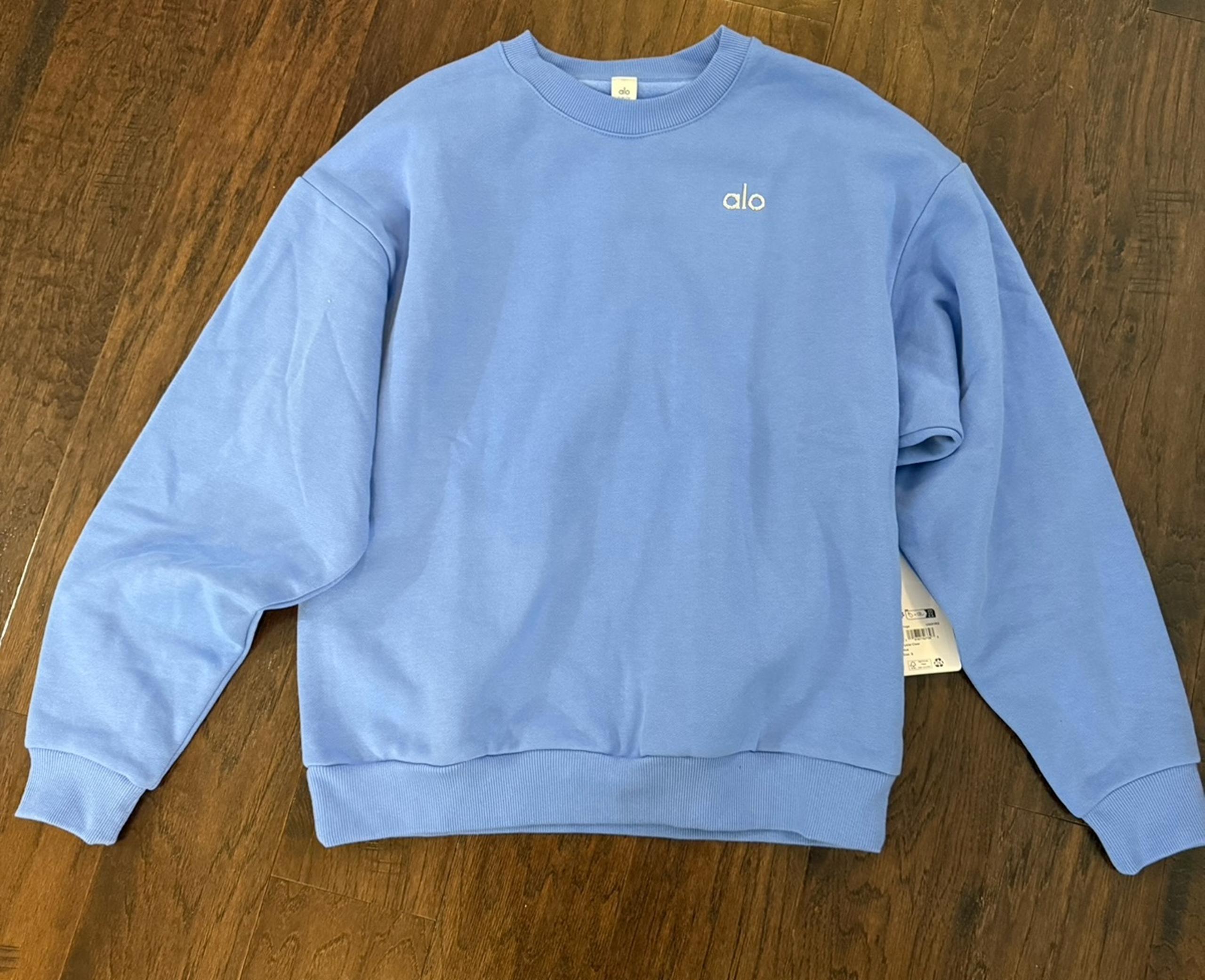 NWT Alo Accolade Crew Neck Pullover Crystal Clear Blue size small