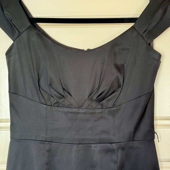 WHITE HOUSE BLACK MARKET Cap-Sleeve Semi-Formal Knee-length Black Dress - SIZE 4