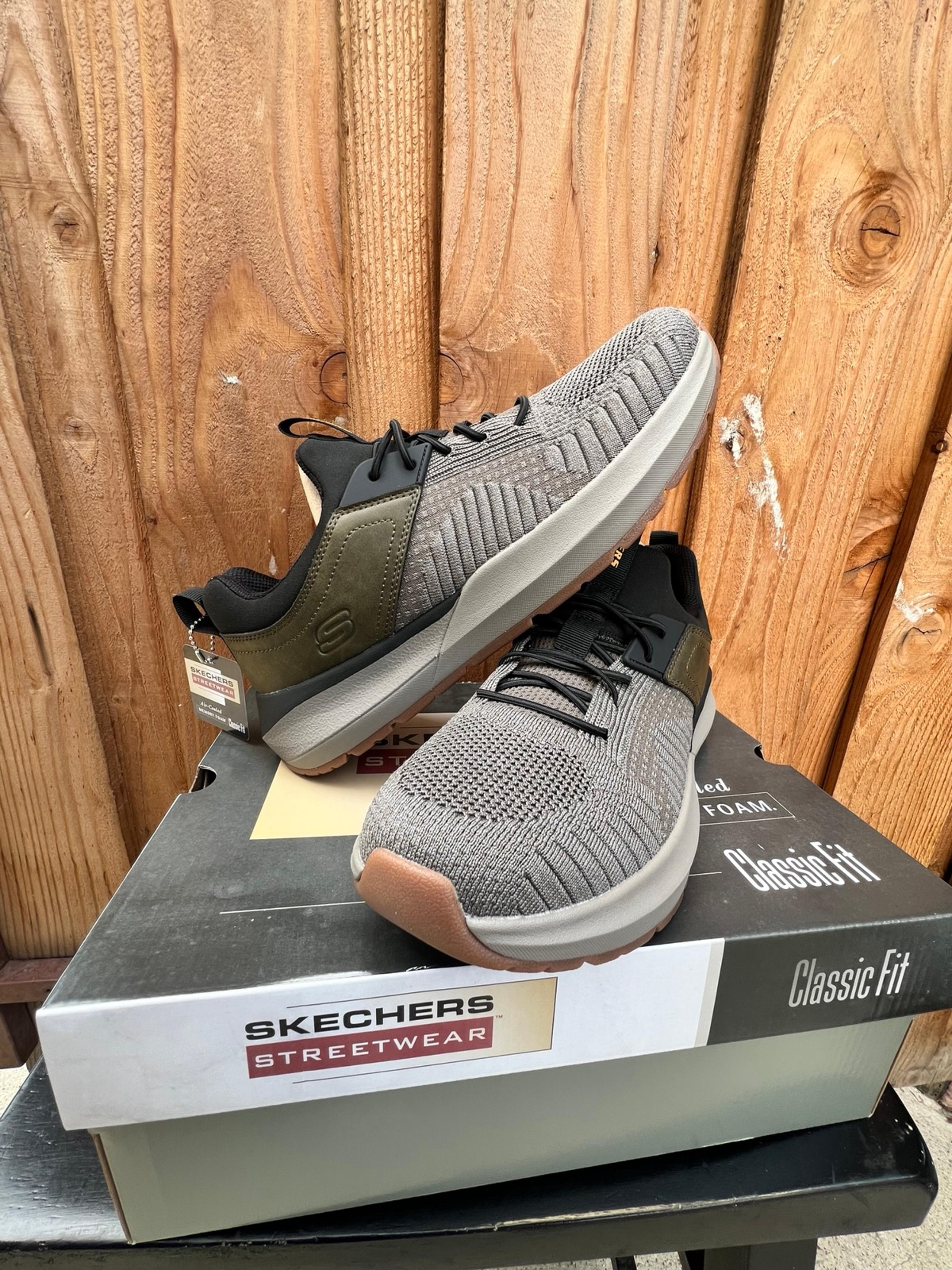New Men’s Size:10 Skechers Men's Gray Classic Fit Shoes
