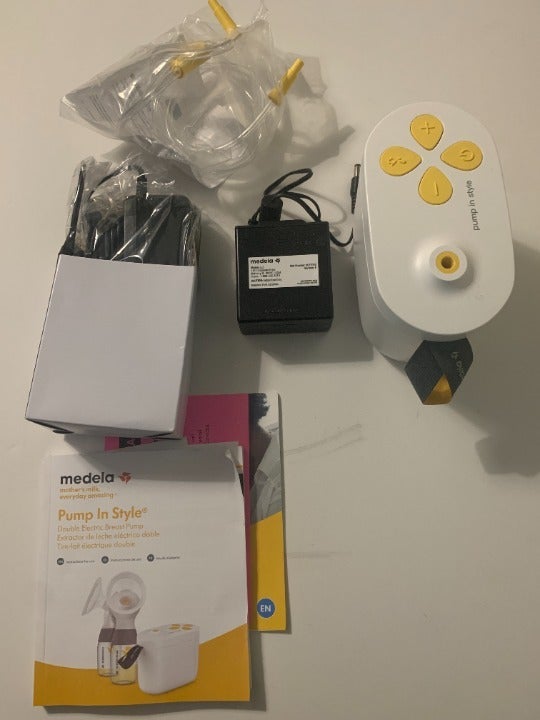 Medela Pump In Style Double Electric Breast Pump w/MaxFlow Power/Portable Adapte