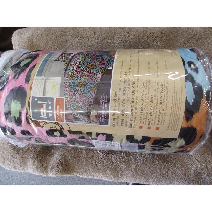 MY ROOM BRAND TWIN XL BED IN A BAG NEW MULTICOLORED