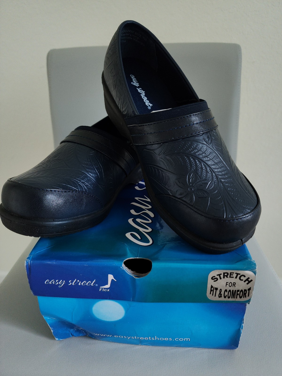 NEW Easy Street Flex Origin Mule Clogs Womens Size 7 M Navy Blue Stretch Floral