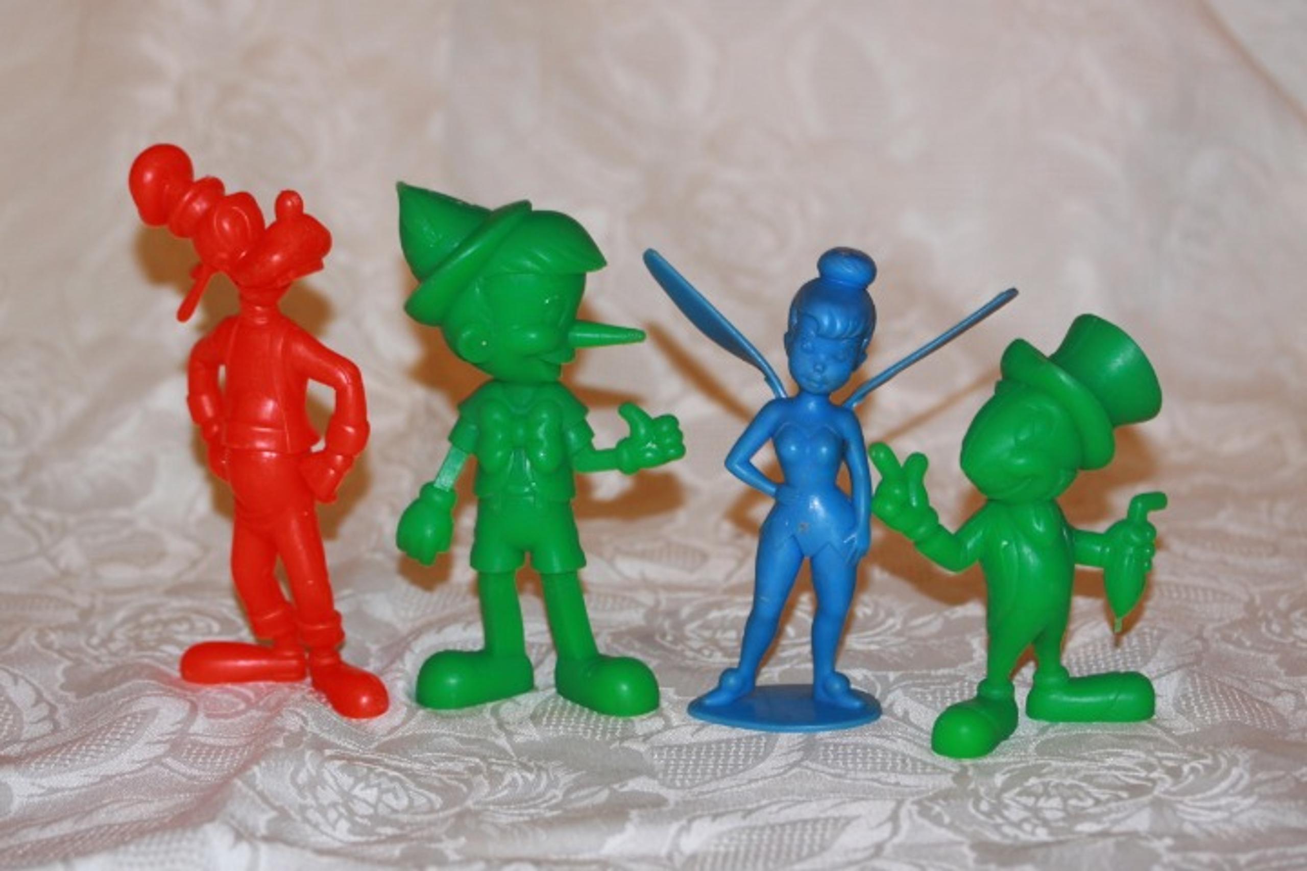 1972 (4) Walt Disney Mold Plastic Figure