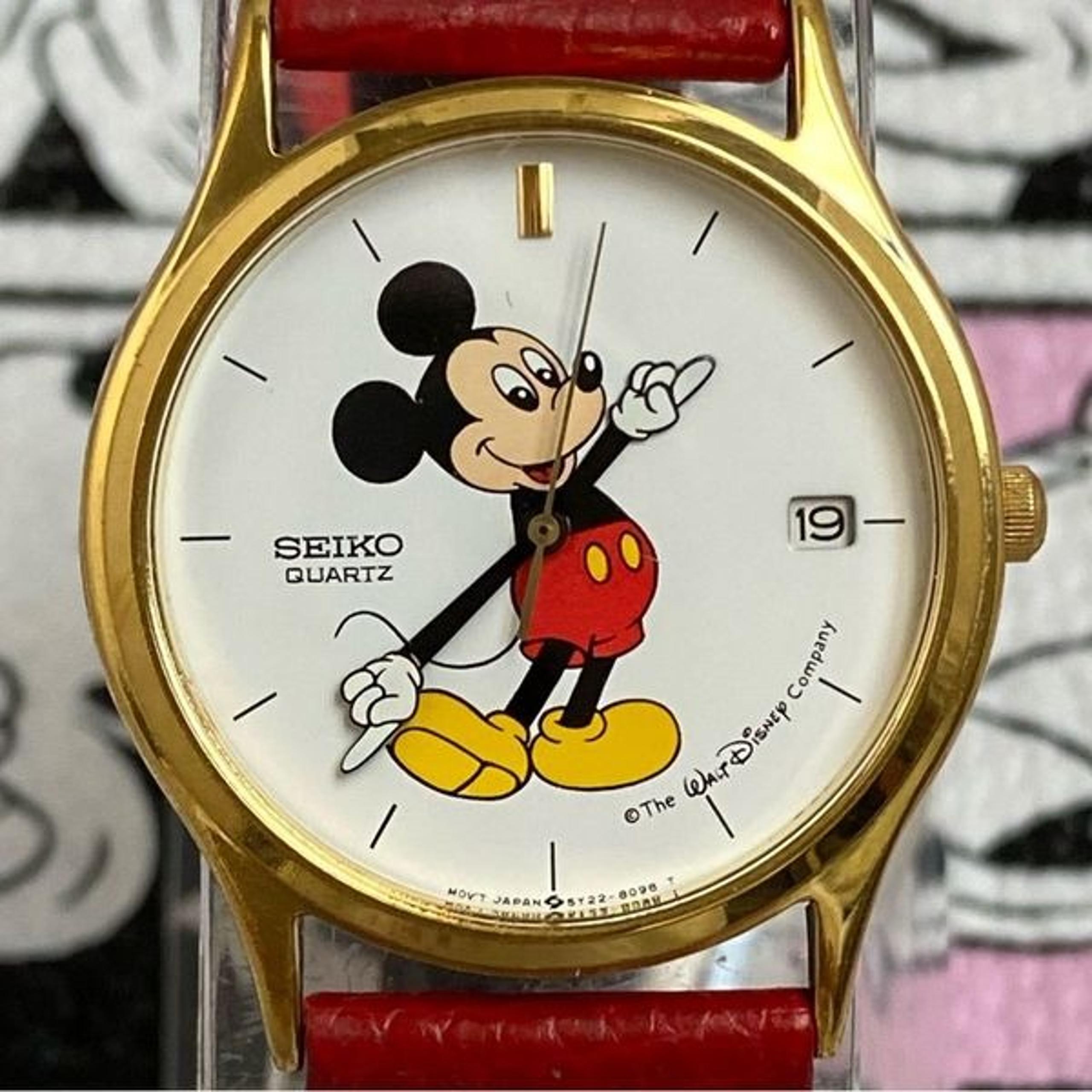 Vintage Disney X Seiko Mickey Mouse Men’s Unisex Dress Watch with Moving Arms