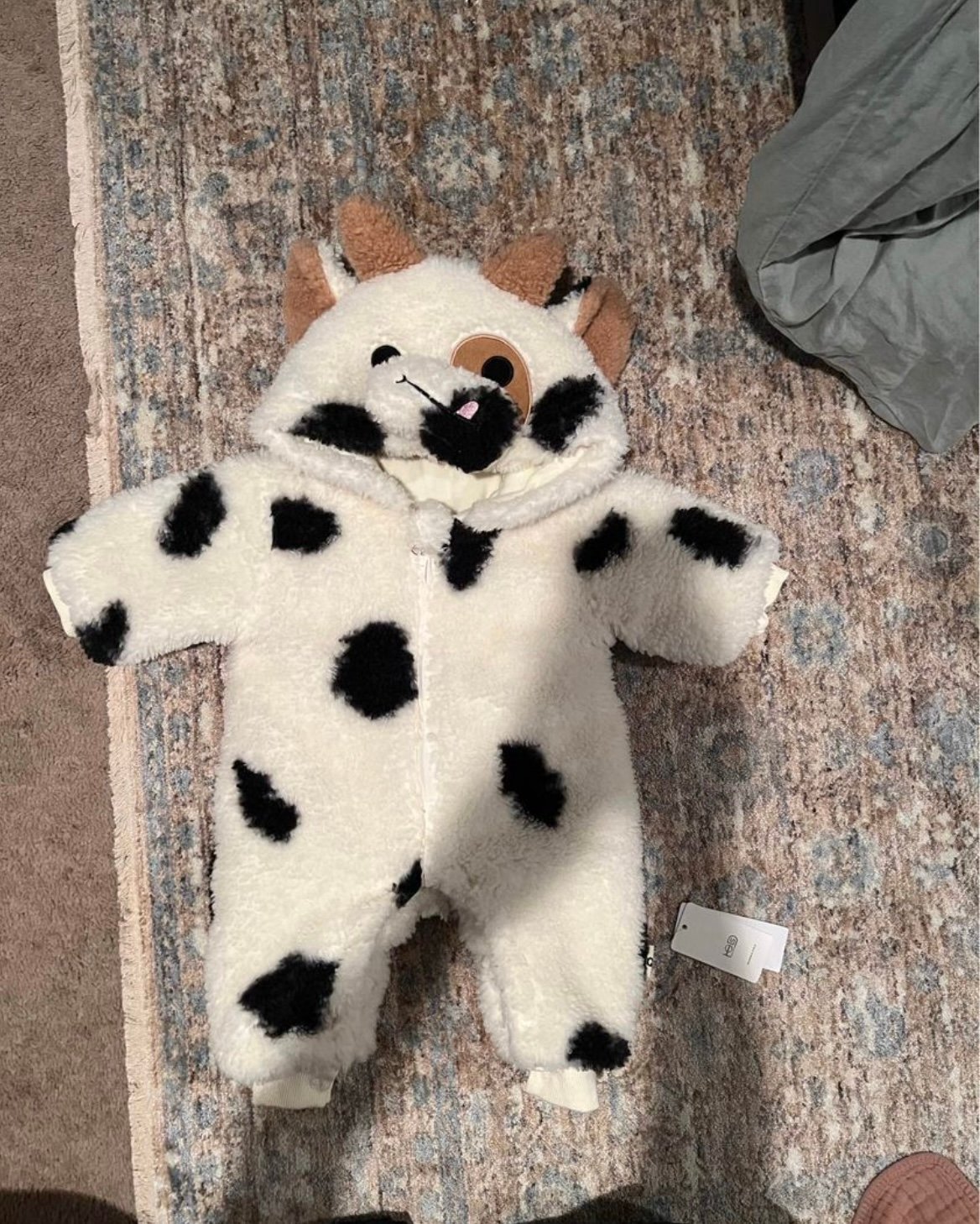 Fuzzy & fluffy baby cow Halloween costume/bunting NWT