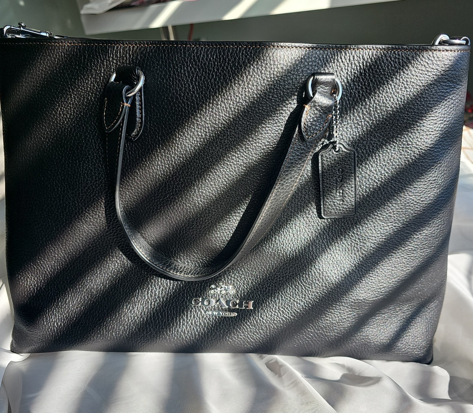 Coach Outlet Logan Carryall bag