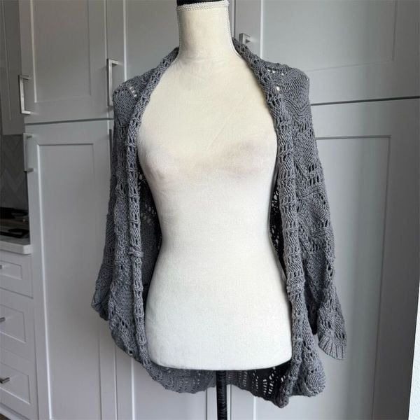 Garnet Hill Women's XS Gray Wool Crochet Lace Open Front Shrug Sweater