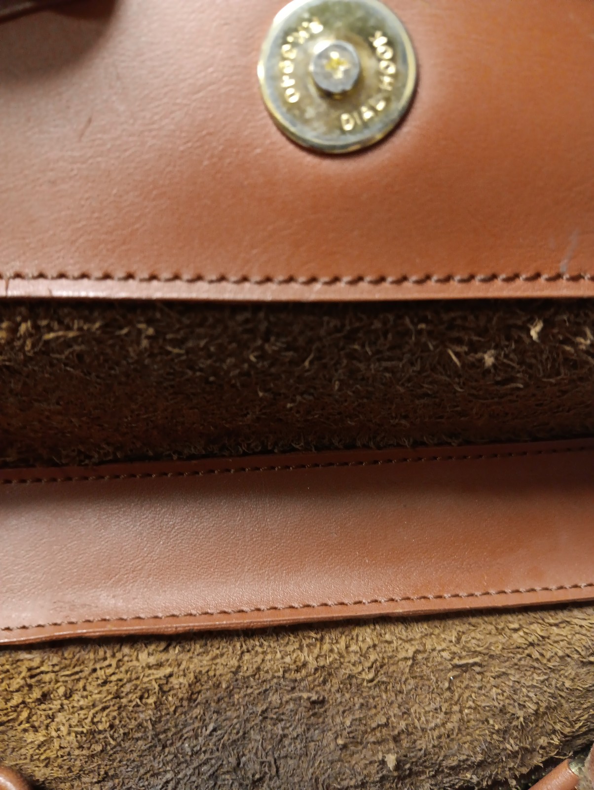 Vintage Coach model 608-02 Cross Body or Shoulder Bag Tan color...