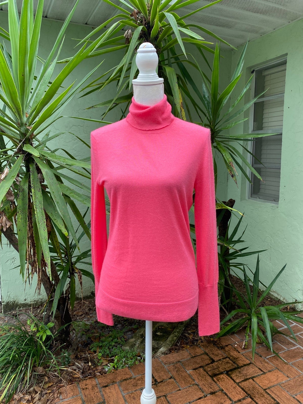 100% Cashmere Hot Pink Sweater