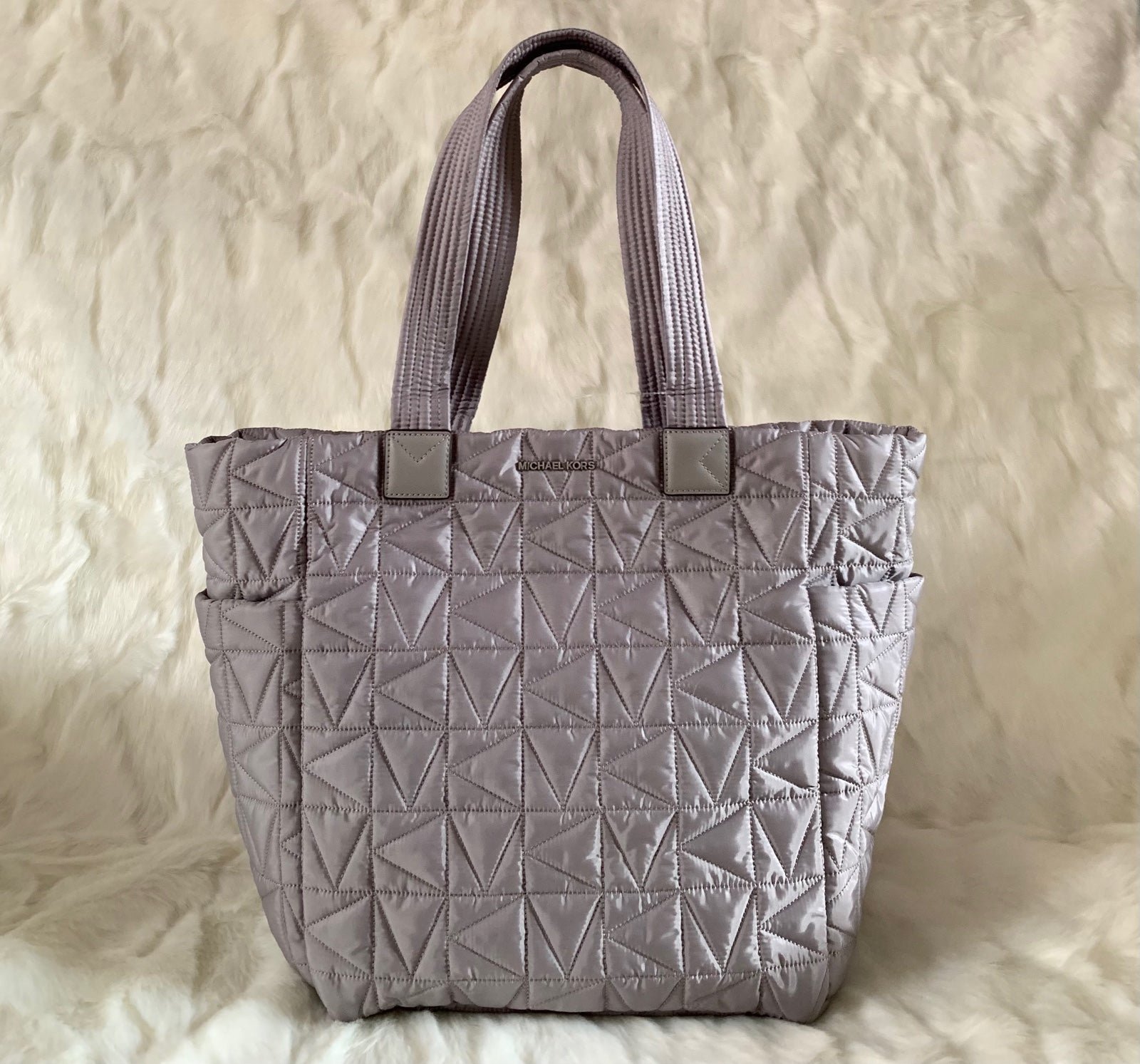 Michael Kors Winnie Large Quilted Nylon Tote - Pearl Grey