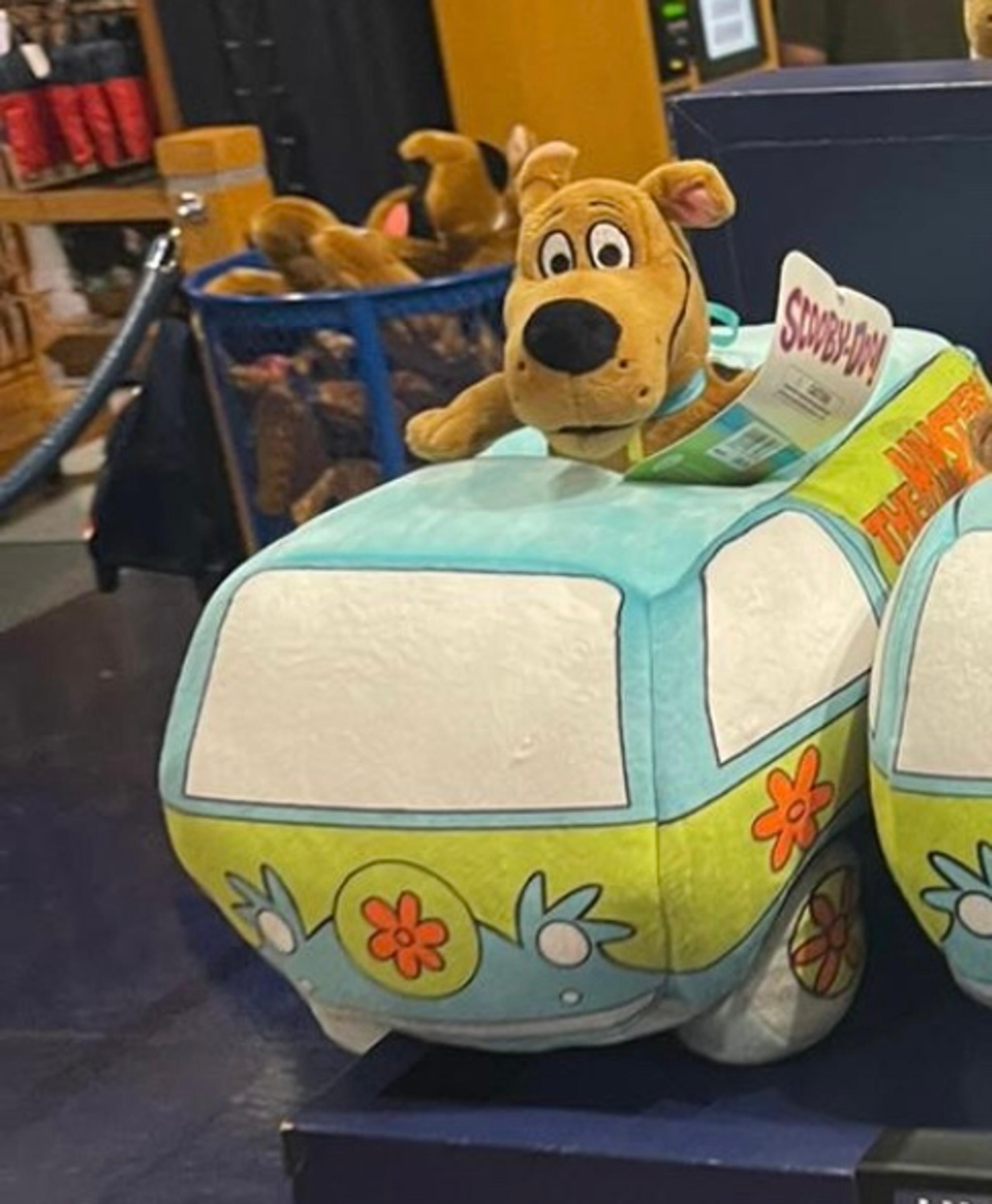 Universal Studios Scooby Doo & The Mystery Machine Pillow Plush New