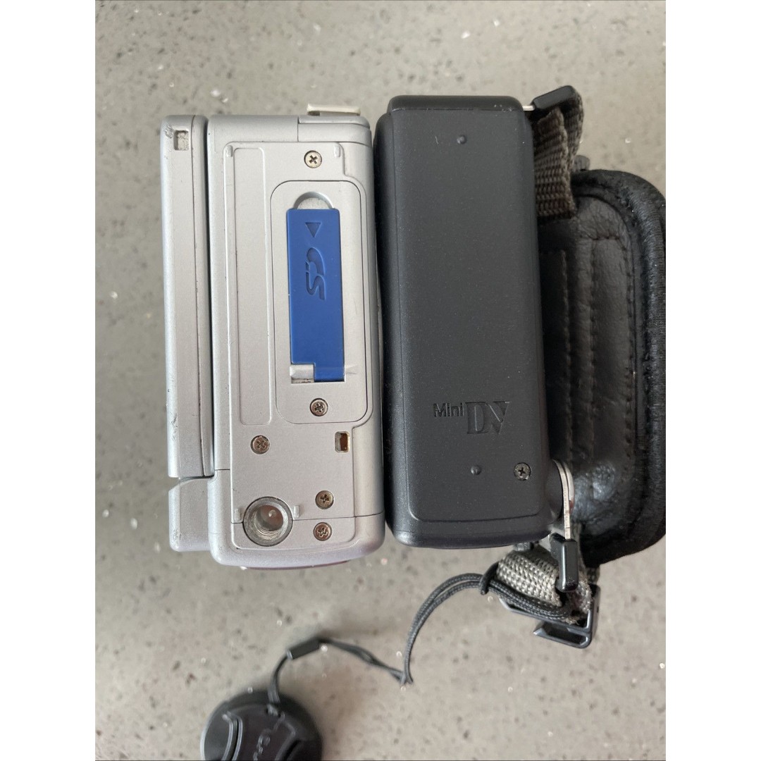 Sharp Viewcam Z Mini DV Digital Camcorder VL-Z5 Untested