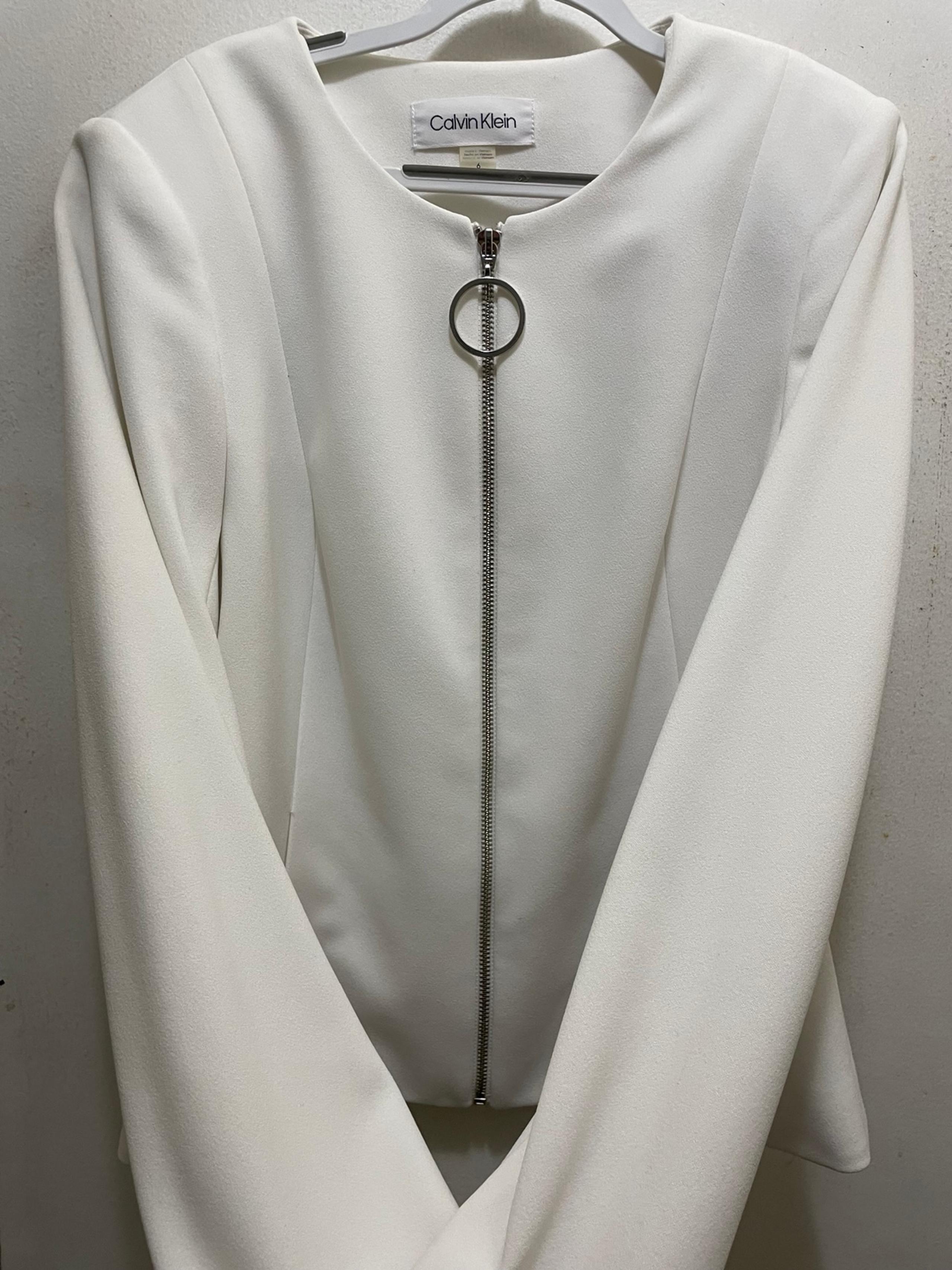 Calvin Klein White Zip-Up Blazer Jacket – Size 6