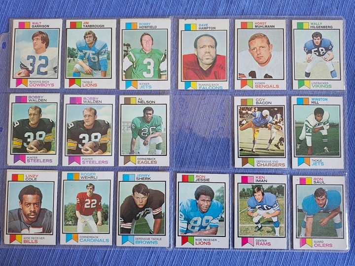 Football card lot - Topps 1973 - 139 cards
