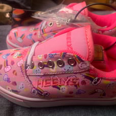 Youth size 1 Heelys shoes nwt no box
