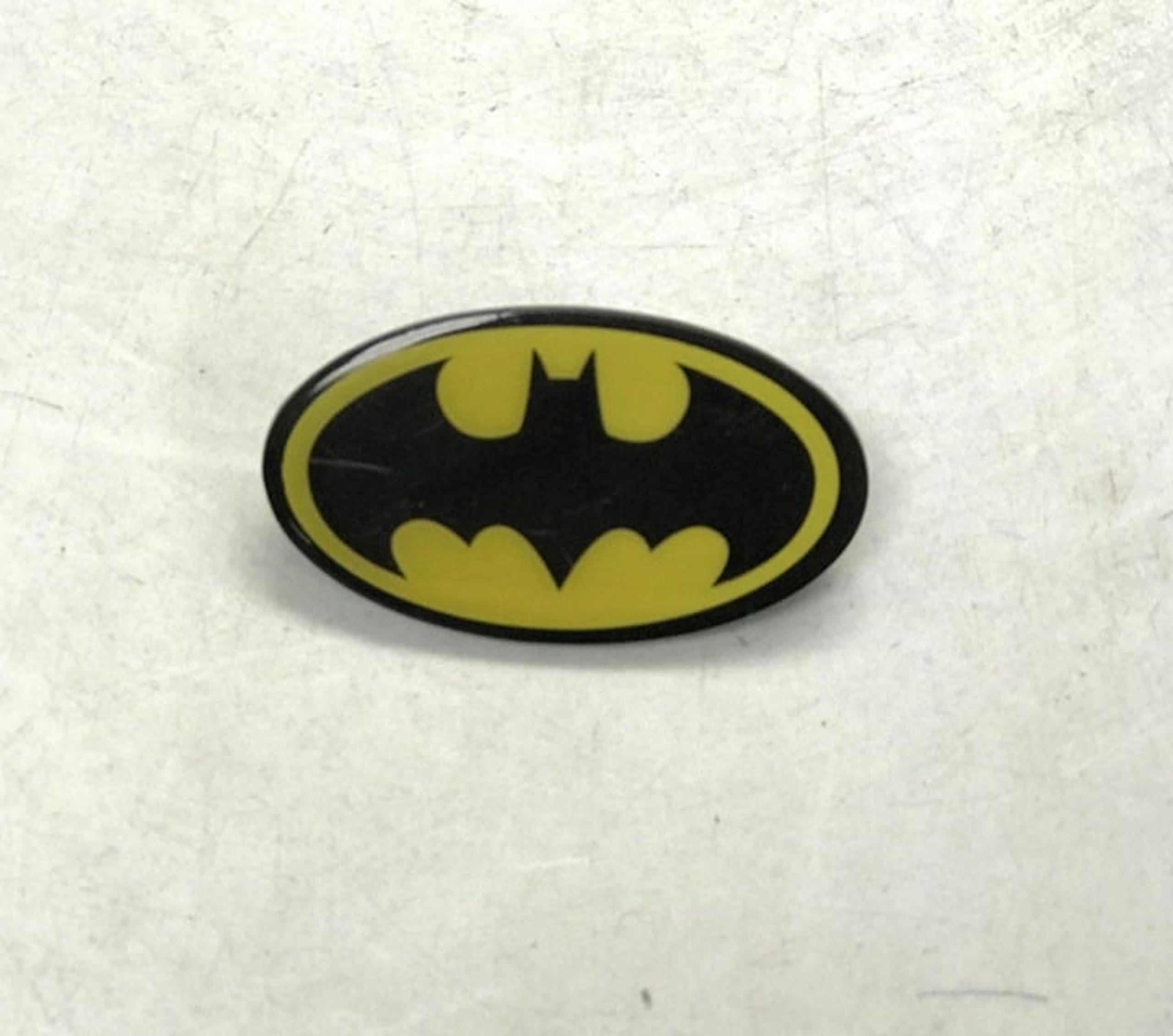 DC Comics Batman classic logo metal enamel lapel pin NEW!