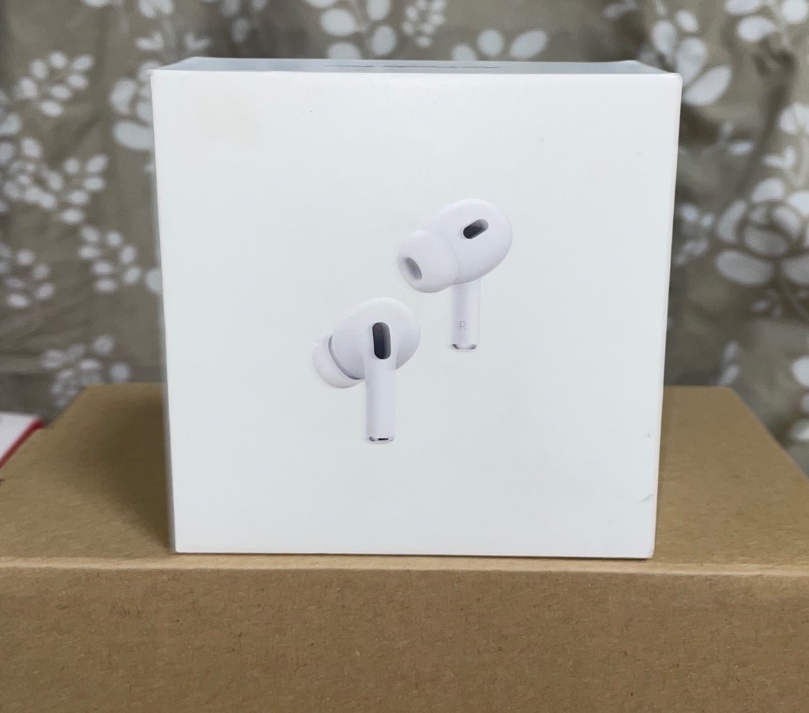 Apple AirPods 2nd Generation with Charging Case in White